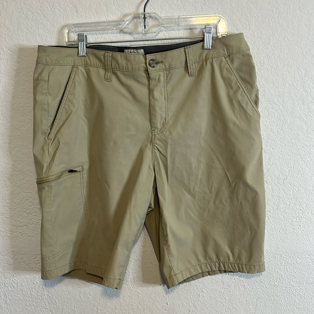 Original Weatherproof Trail Shorts Size 38 GUC Tan